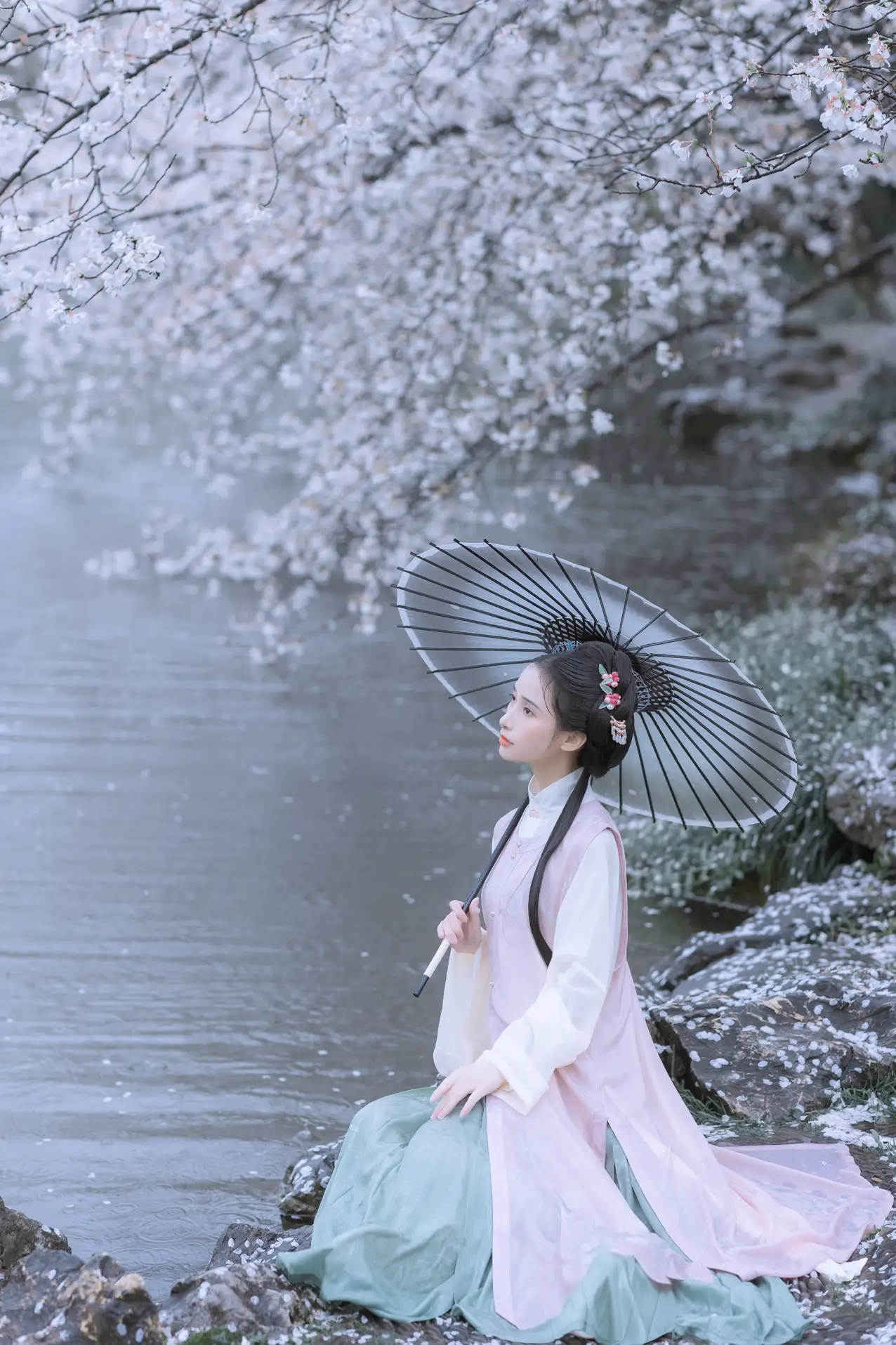 [艺图语] 2022.05.25 Vol.0984 – 雨樱花 眸小妖#[46P]-13