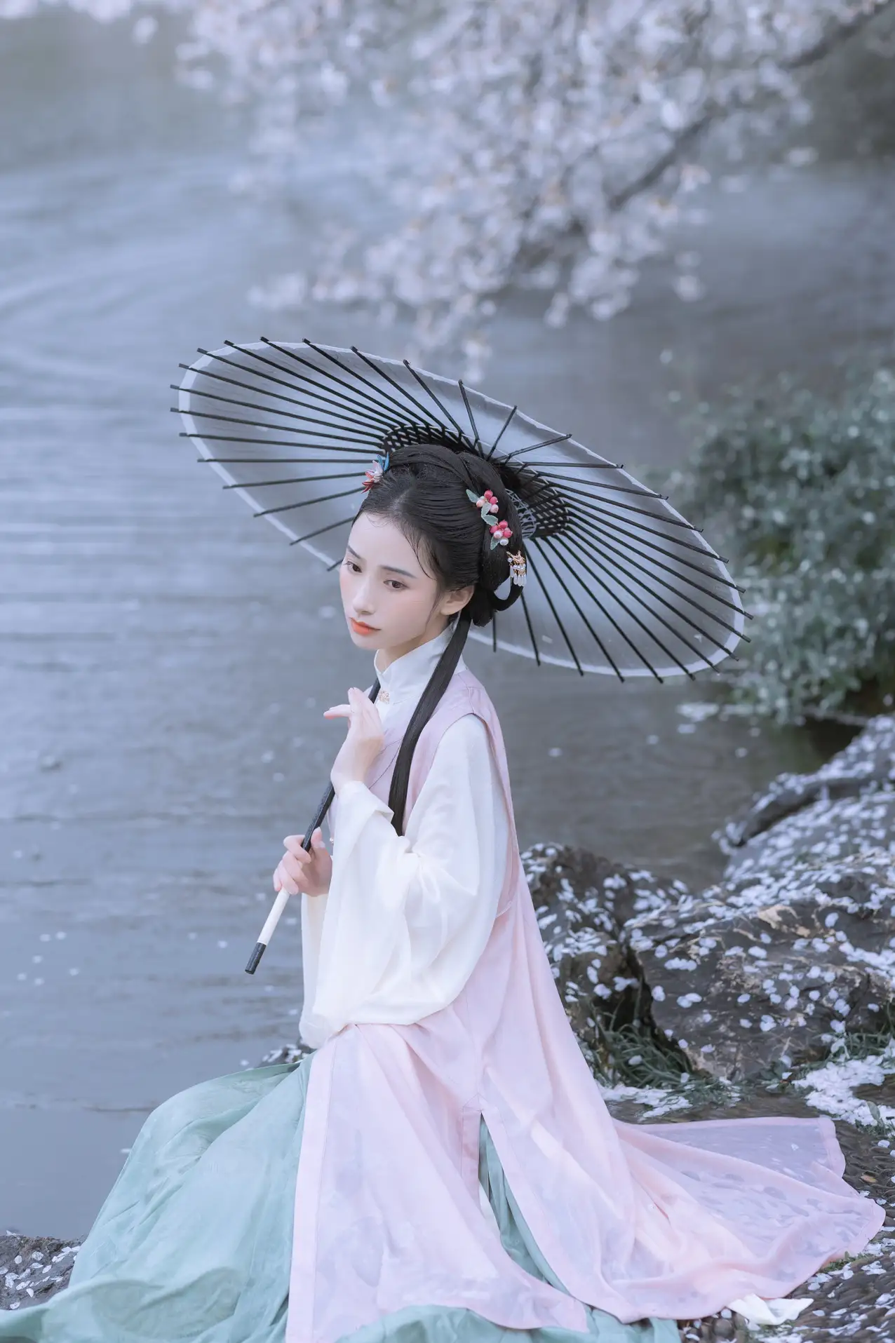 [艺图语] 2022.05.25 Vol.0984 – 雨樱花 眸小妖#[46P]-16