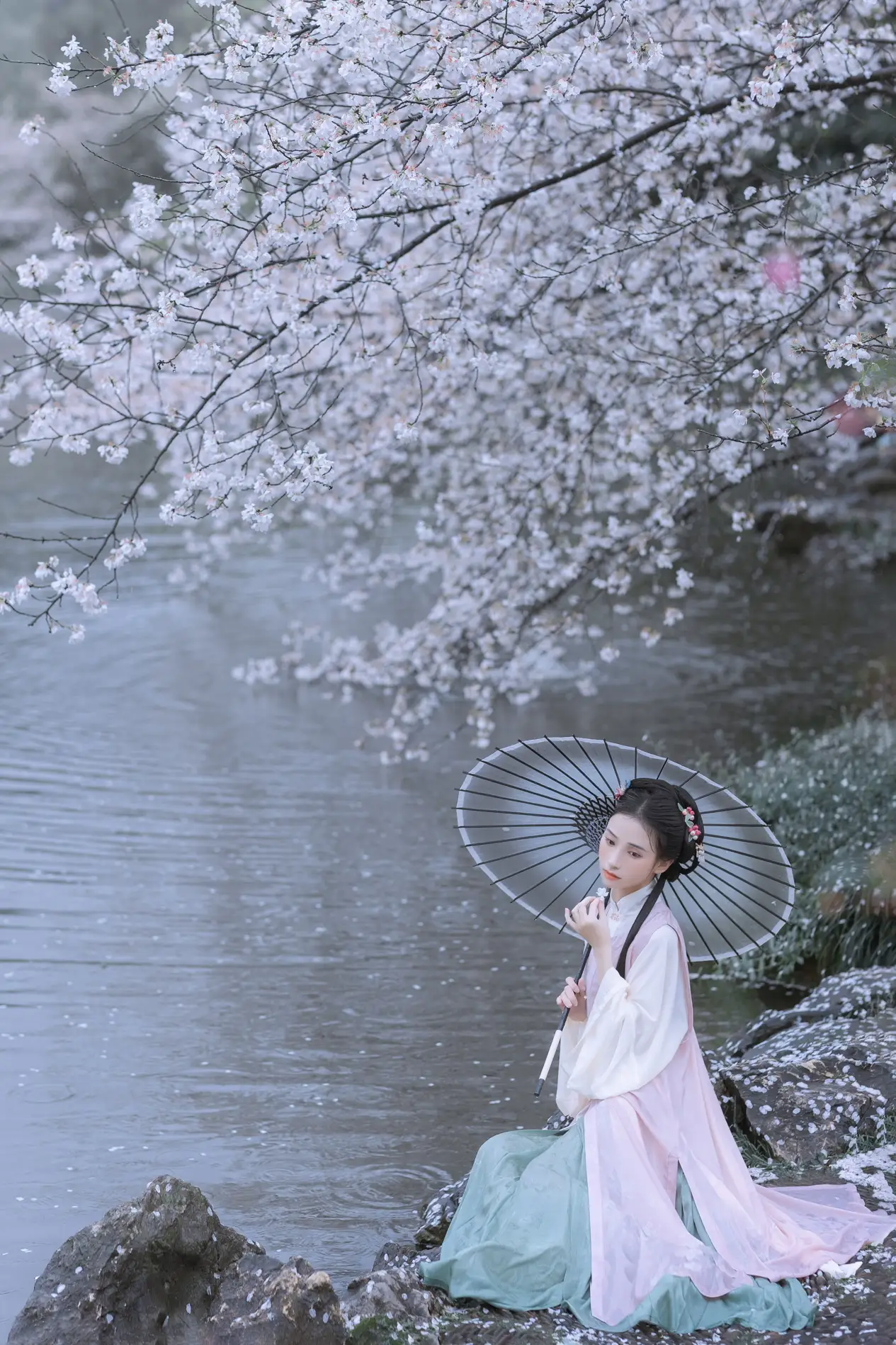 [艺图语] 2022.05.25 Vol.0984 – 雨樱花 眸小妖#[46P]-17
