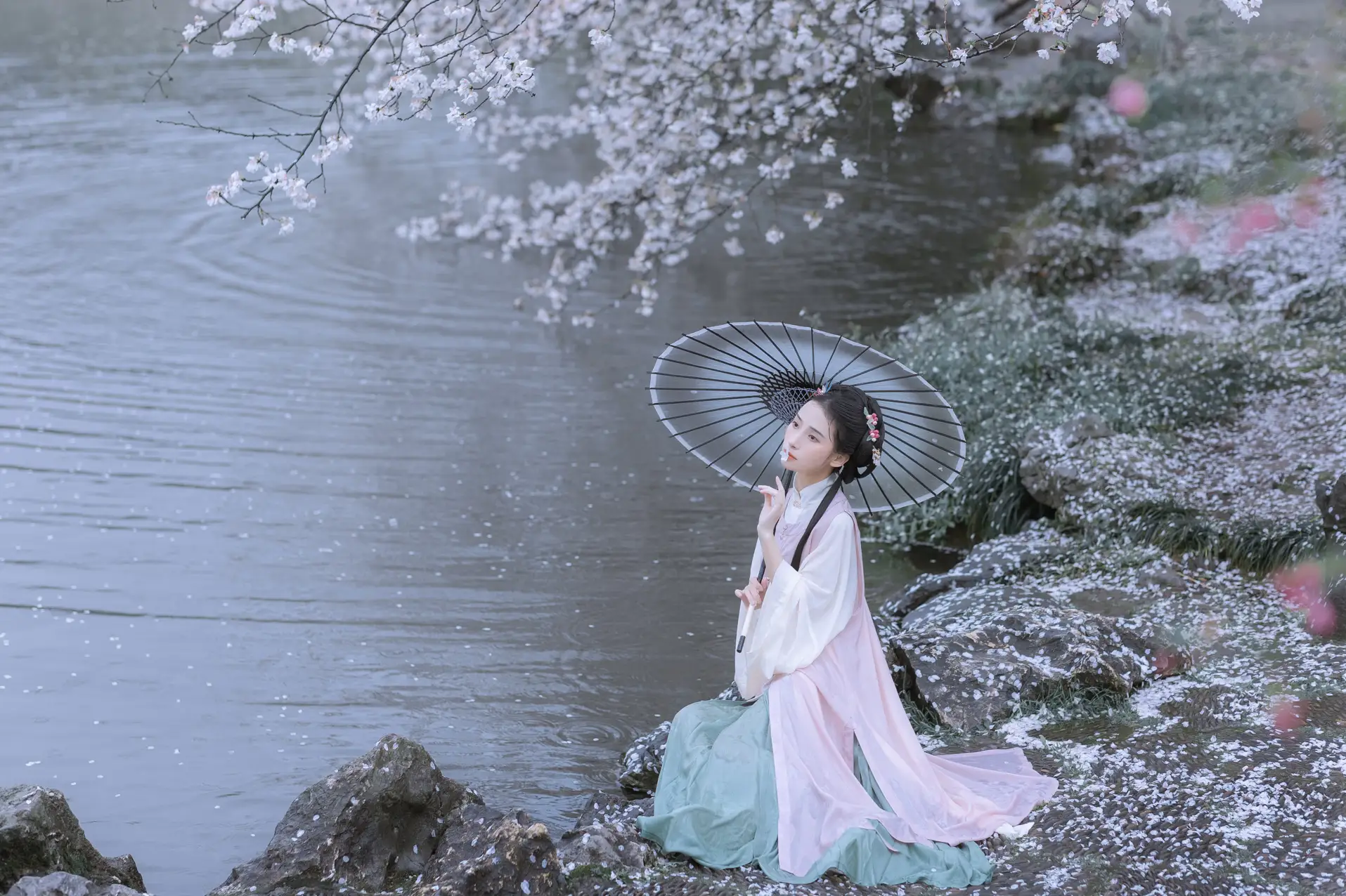 [艺图语] 2022.05.25 Vol.0984 – 雨樱花 眸小妖#[46P]-18