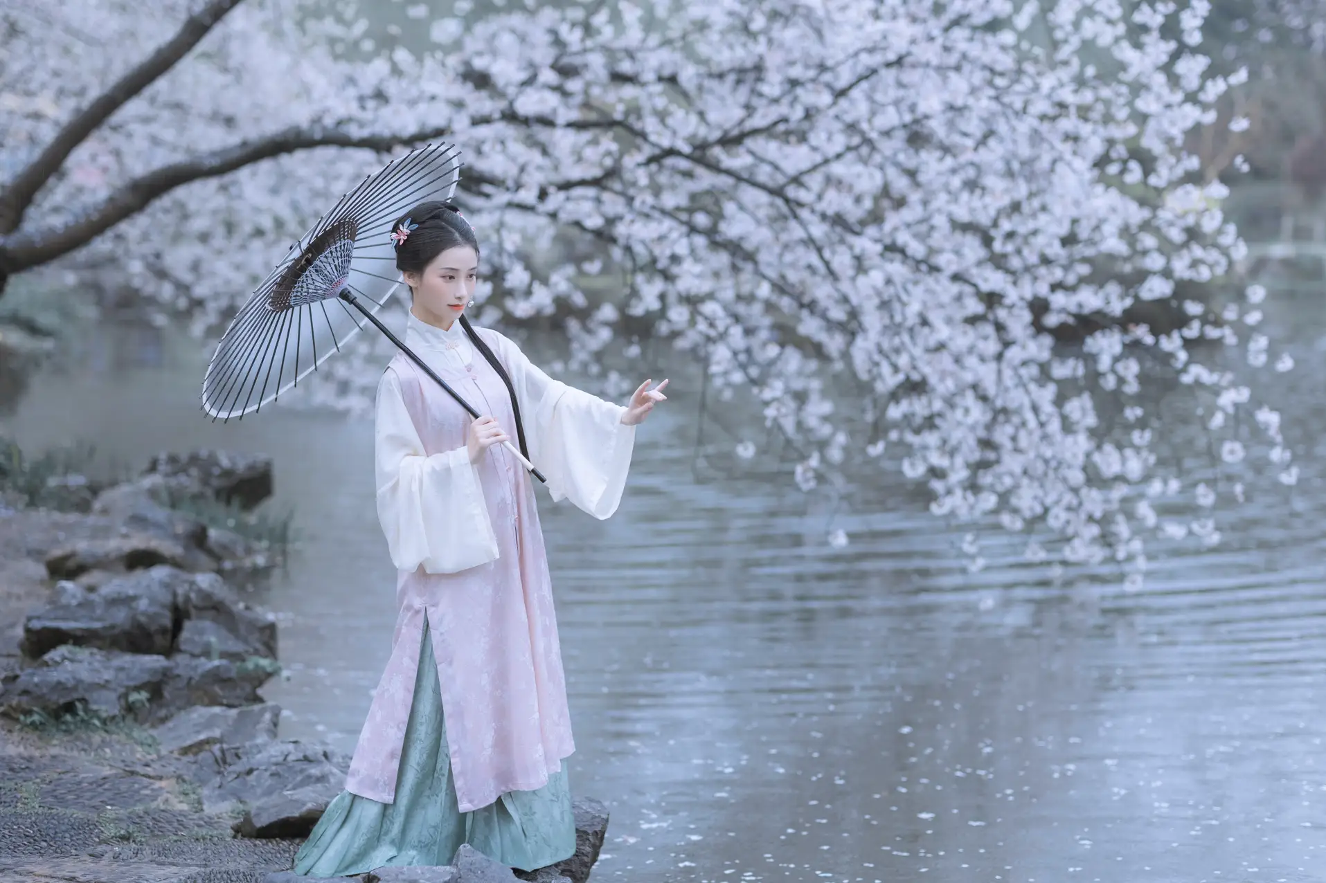 [艺图语] 2022.05.25 Vol.0984 – 雨樱花 眸小妖#[46P]-7