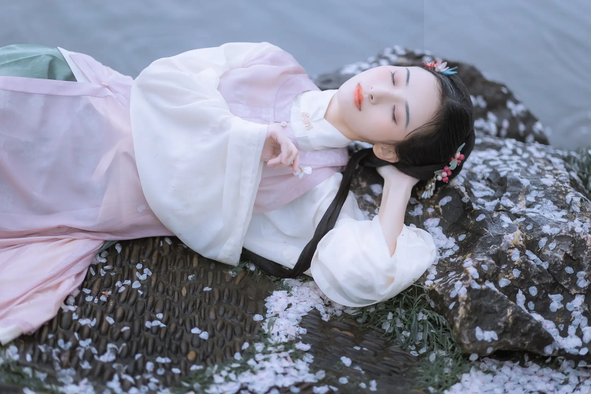 [艺图语] 2022.05.25 Vol.0984 – 雨樱花 眸小妖#[46P]-8