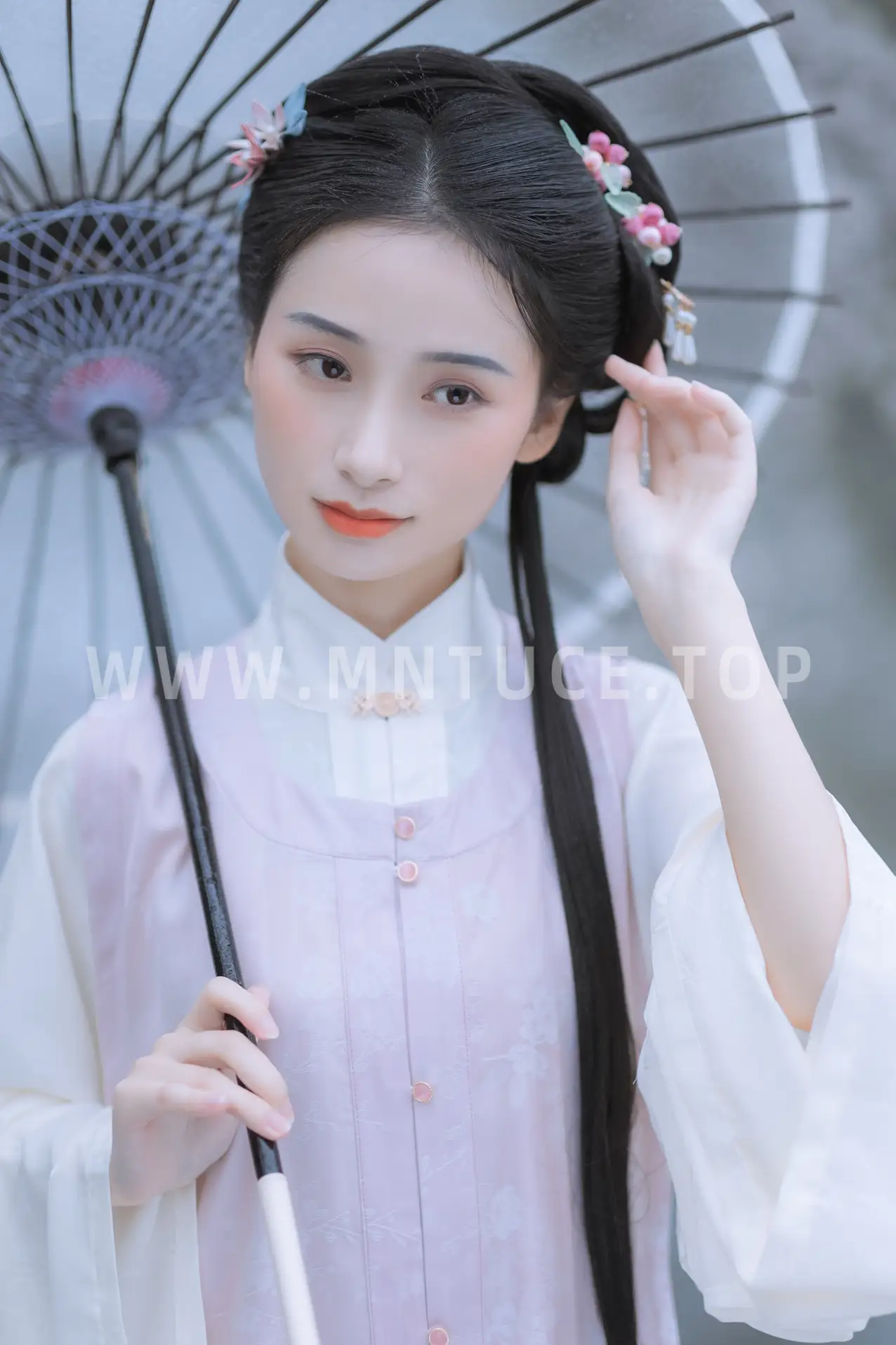 [艺图语] 2022.05.25 Vol.0984 – 雨樱花 眸小妖#[46P]-6