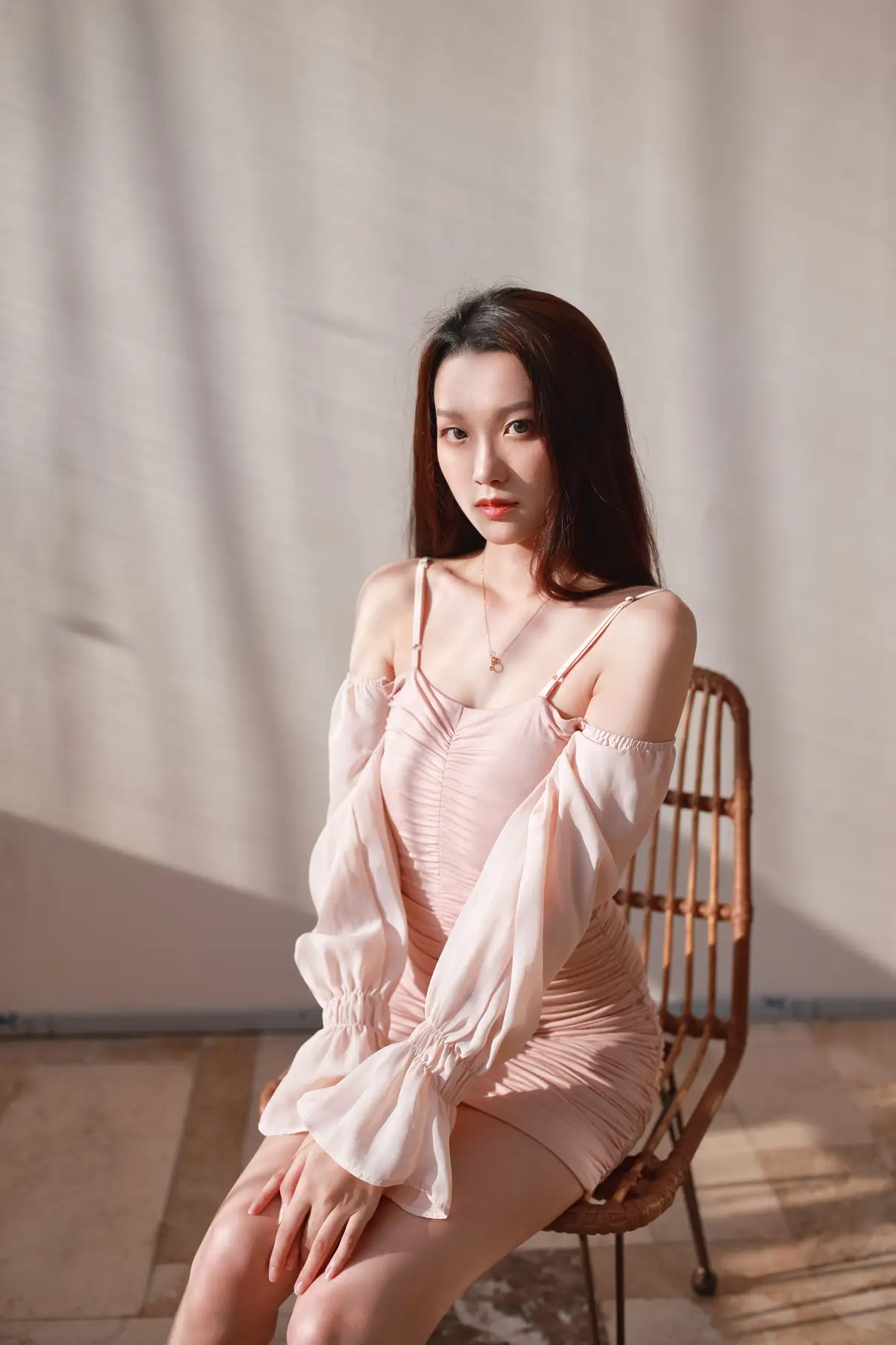 [艺图语] 2022.09.06 Vol.1880 – 光照的方向 馨馨#[22P]-2