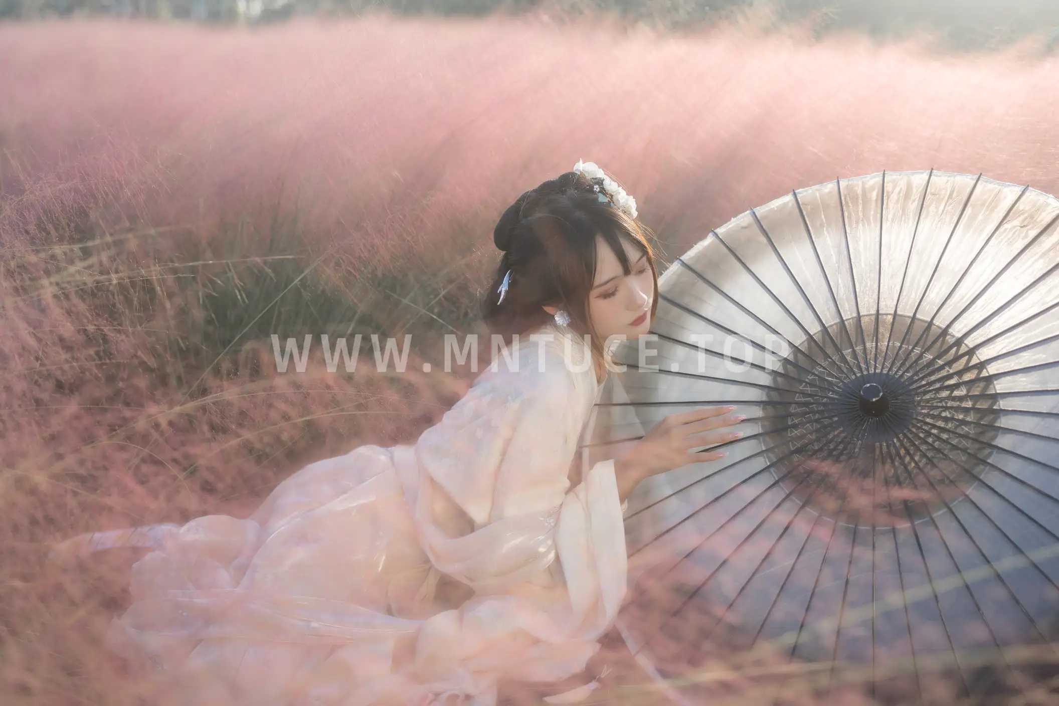 [艺图语] 2022.06.26 Vol.1295 – 秋风动情 兔子Zzz不吃胡萝卜#[28P]-9