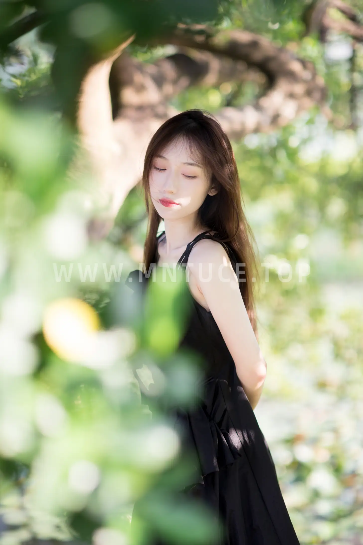 [艺图语] 2021.11.10 Vol.435 – 微风起，心已动 KK#[25P]-9