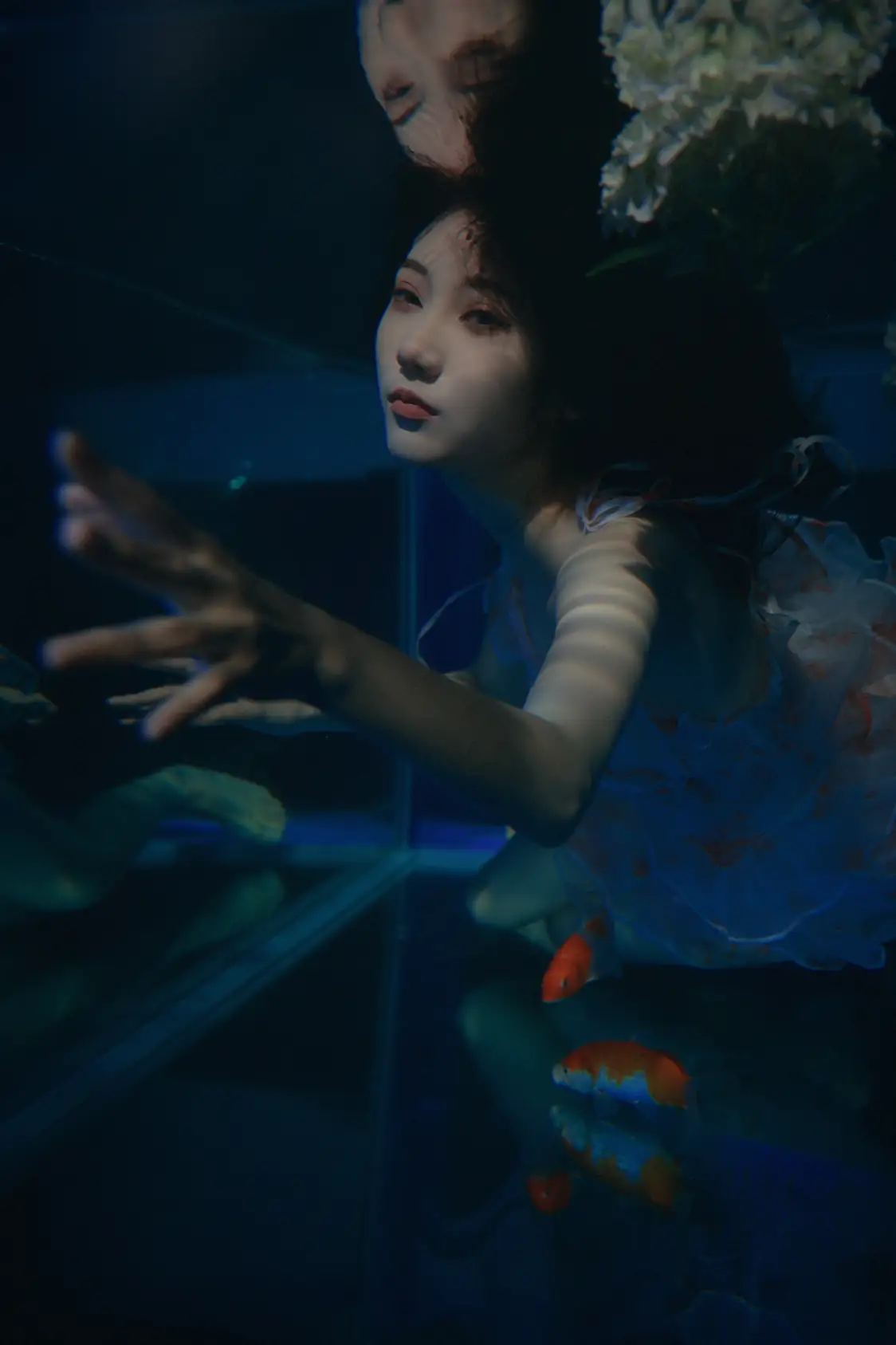 [艺图语] 2022.08.27 Vol.1806 – 有人喜欢蓝 阿万#[45P]-16