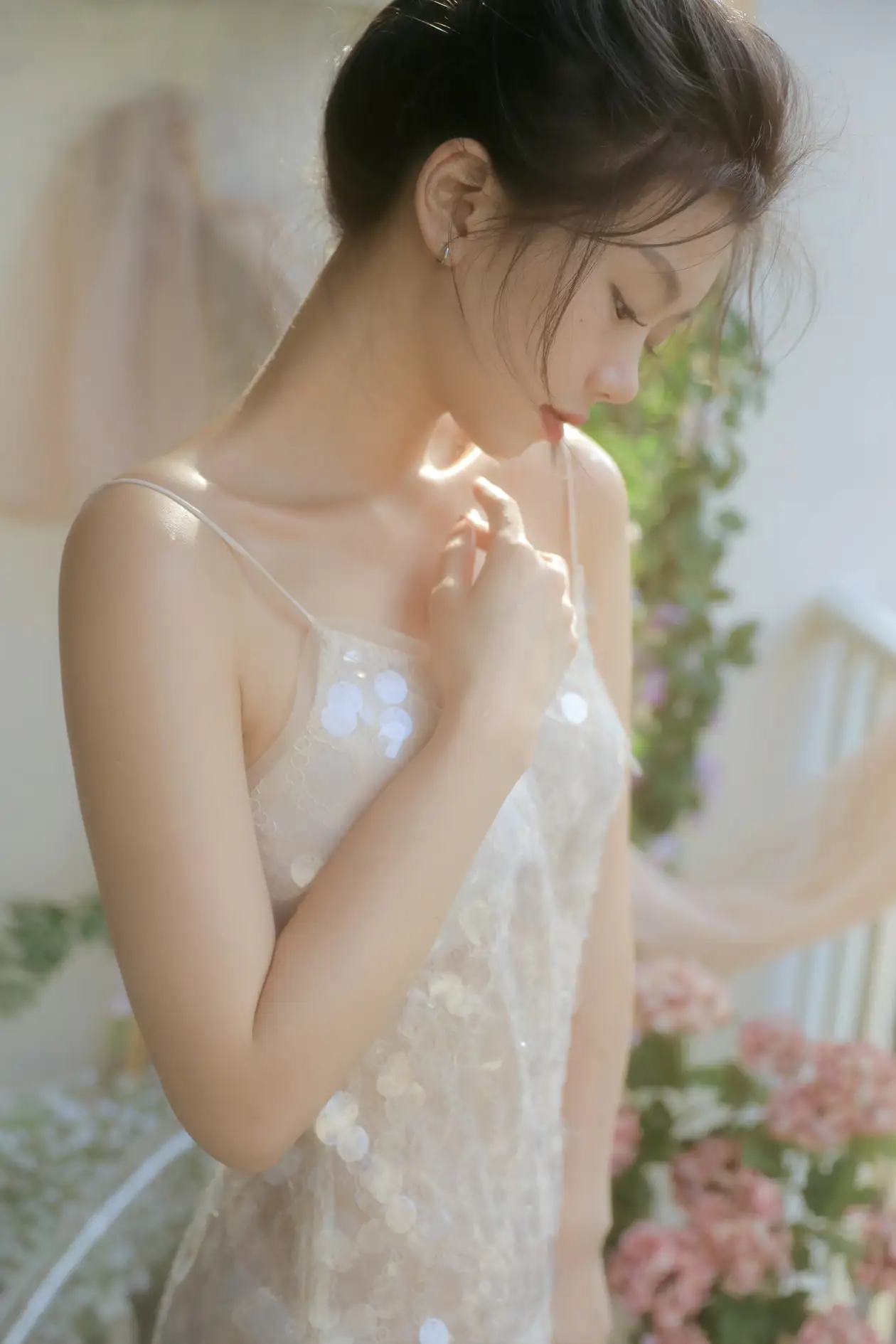 [艺图语] 2022.09.08 Vol.1899 – 光将浪漫撒人间 聂十三#[21P]-17