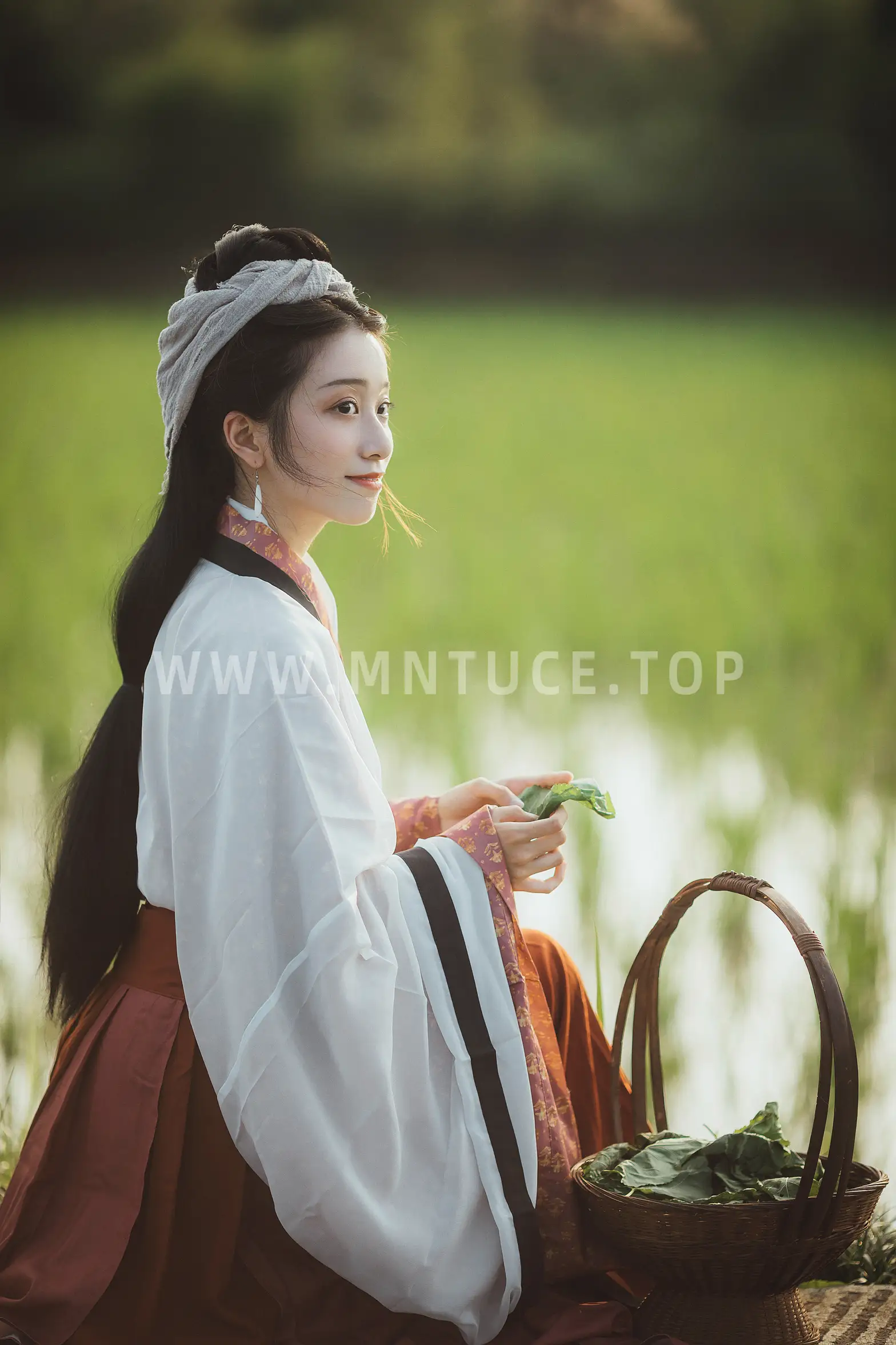 [艺图语] 2022.01.01 Vol.569 – 罗敷 小清菡#[25P]-1