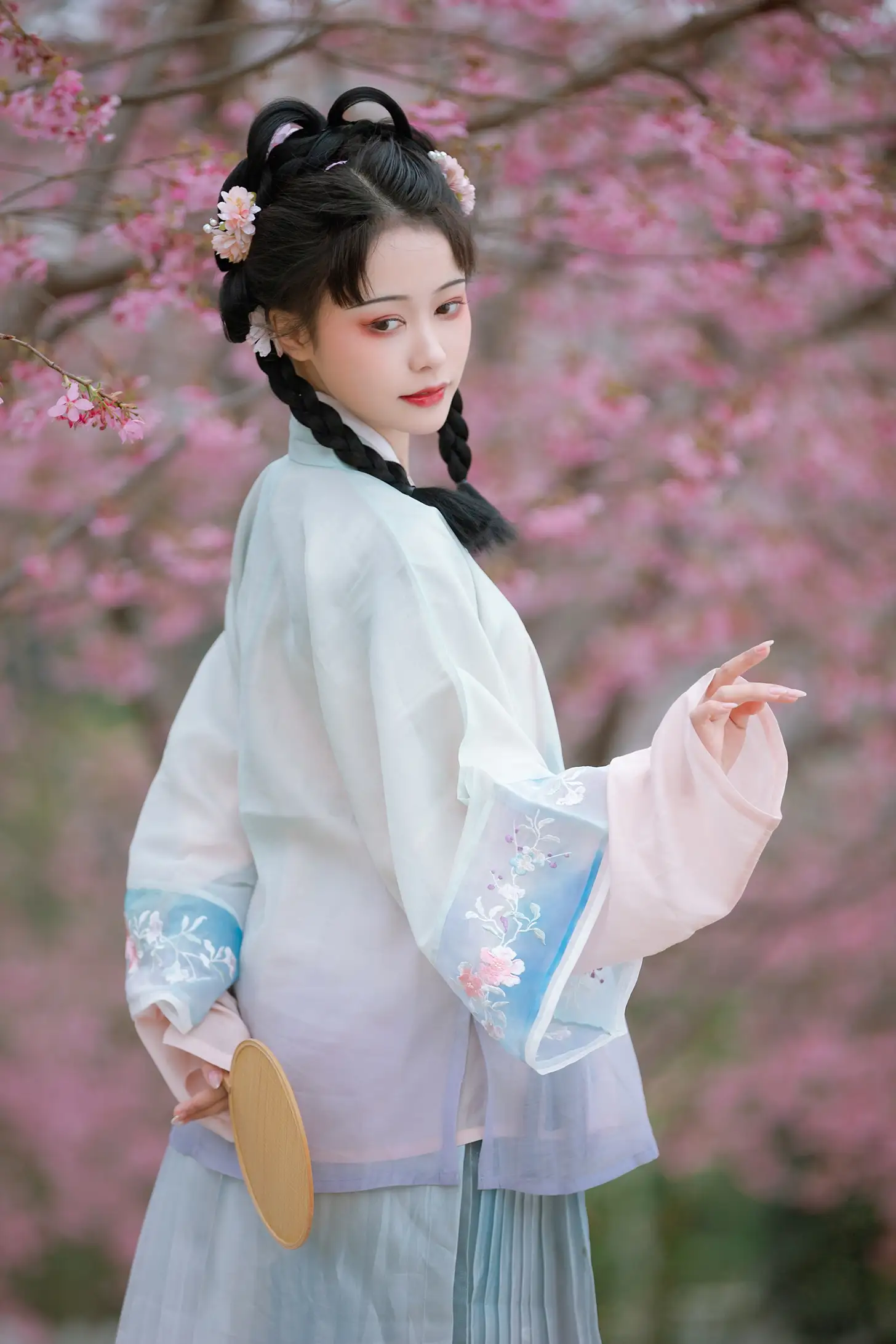 [艺图语] 2022.08.16 Vol.1718 – 漫樱 梨一依#[22P]-4