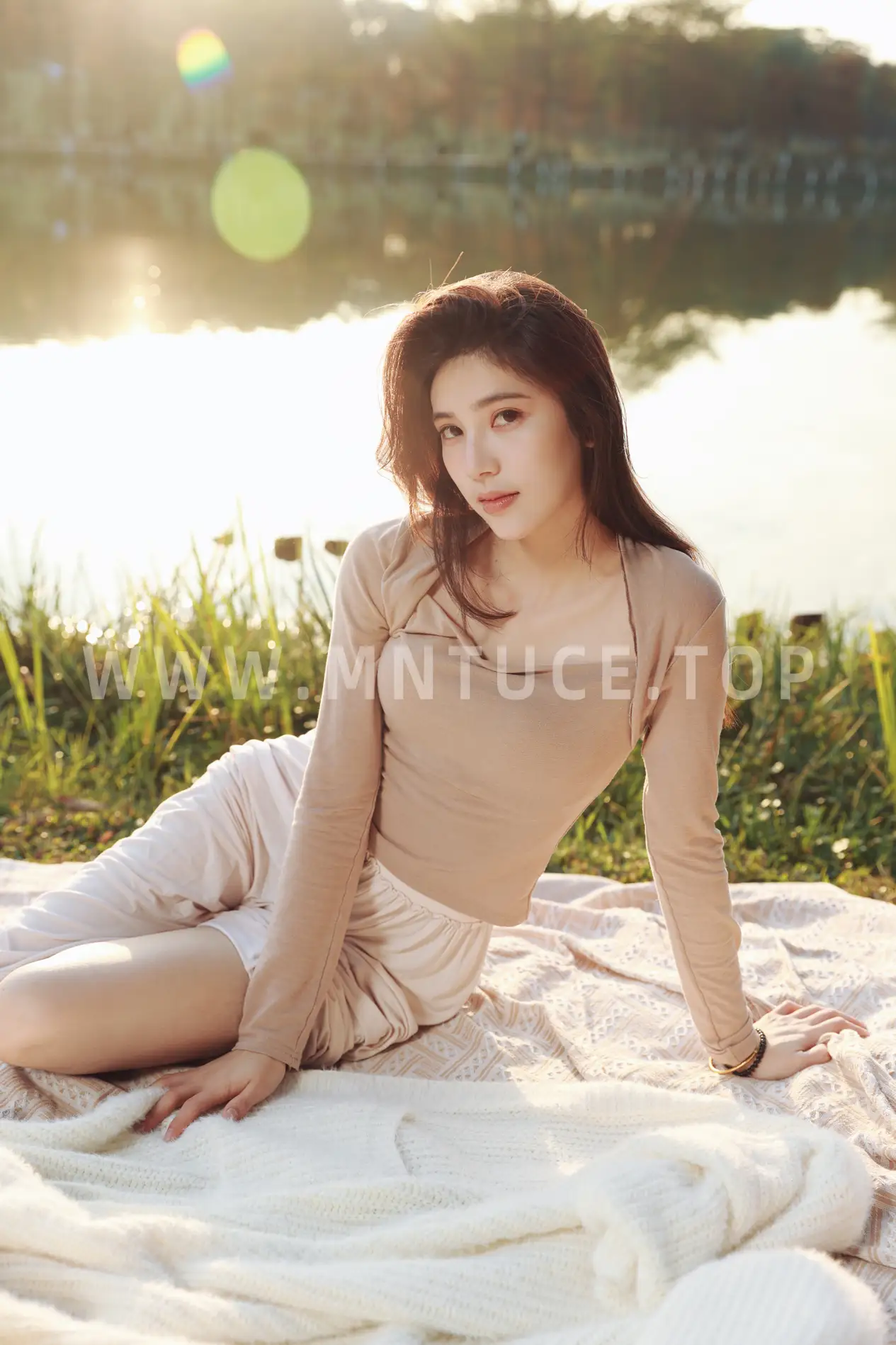 [艺图语] 2022.07.13 Vol.1467 – 温柔的光与你 诗诗#[43P]-9