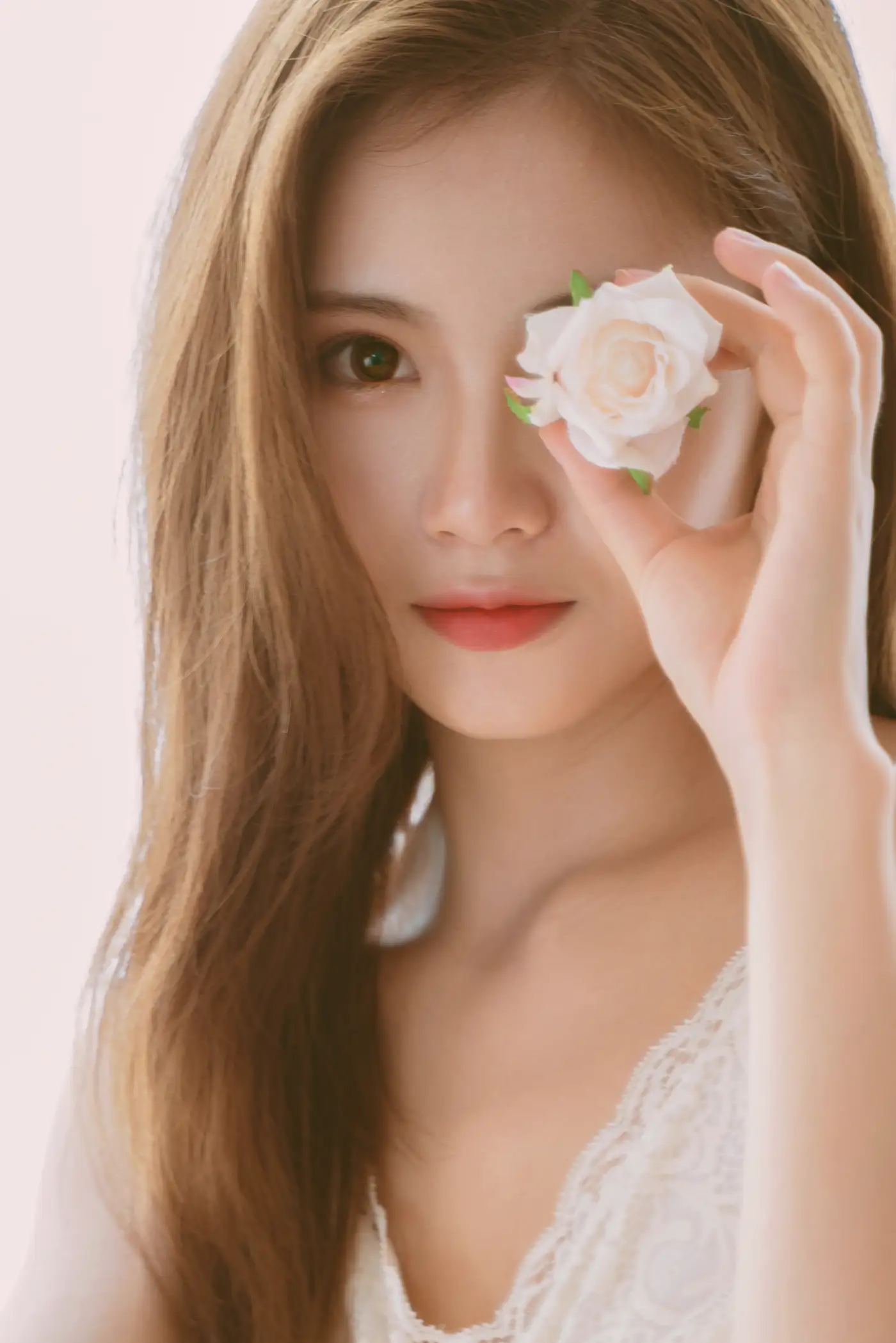 [艺图语] 2021.11.08 Vol.426 – 白裙少女 素素#[25P]-4