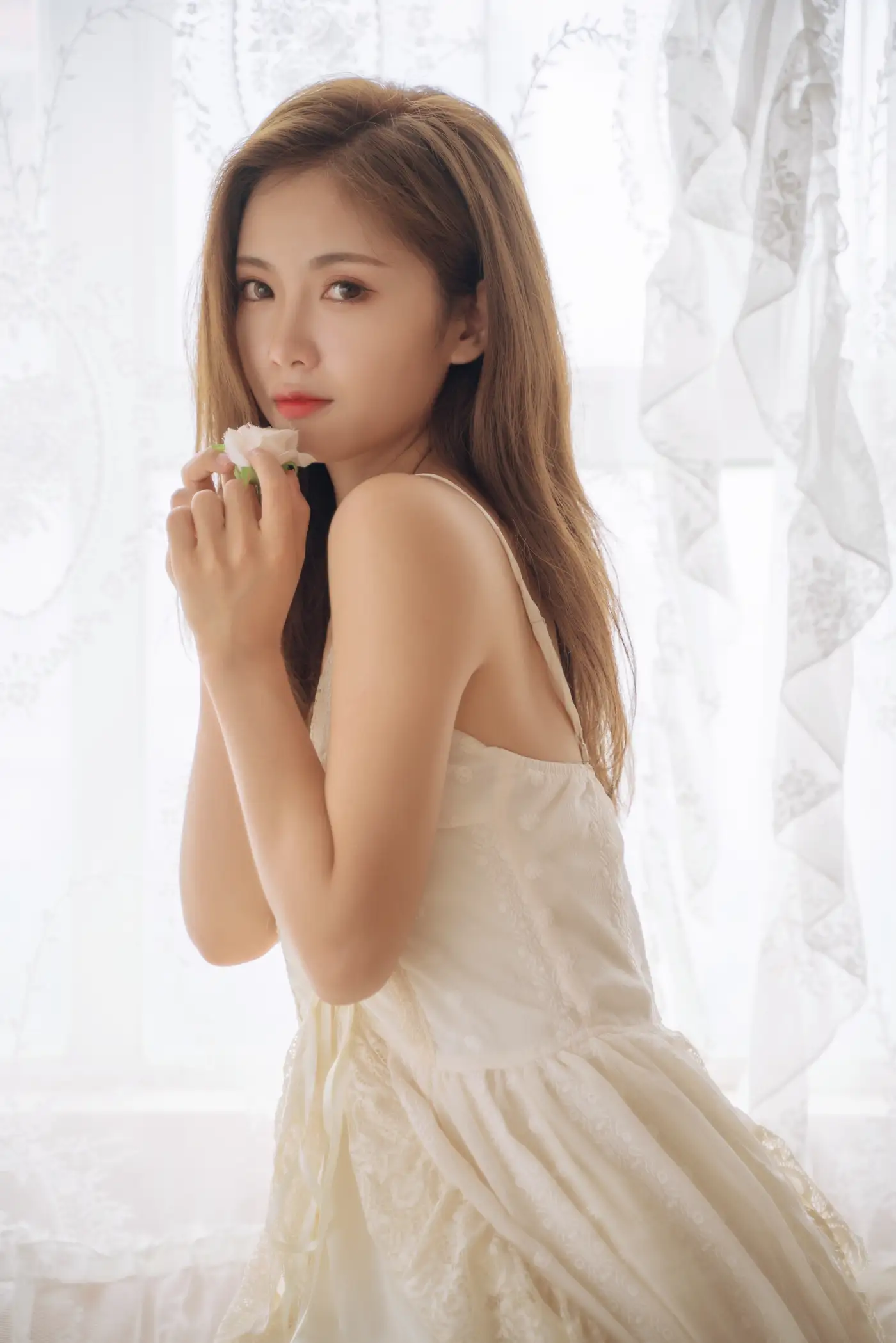 [艺图语] 2021.11.08 Vol.426 – 白裙少女 素素#[25P]-5
