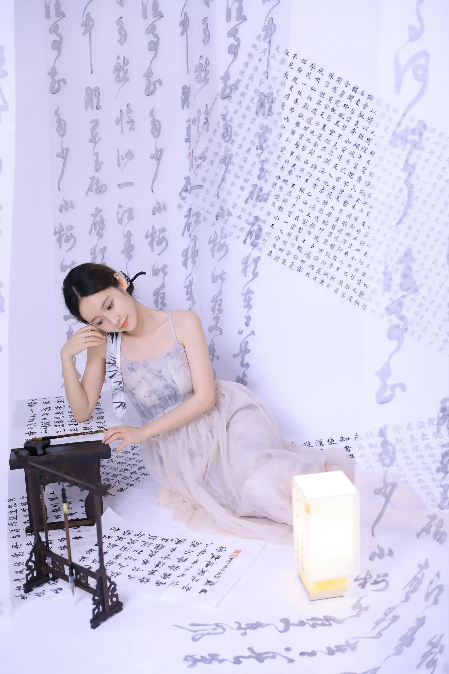 [艺图语] 2022.11.12 Vol.2424 – 坐看闲庭听书语 不爱奶糖#[26P]-15