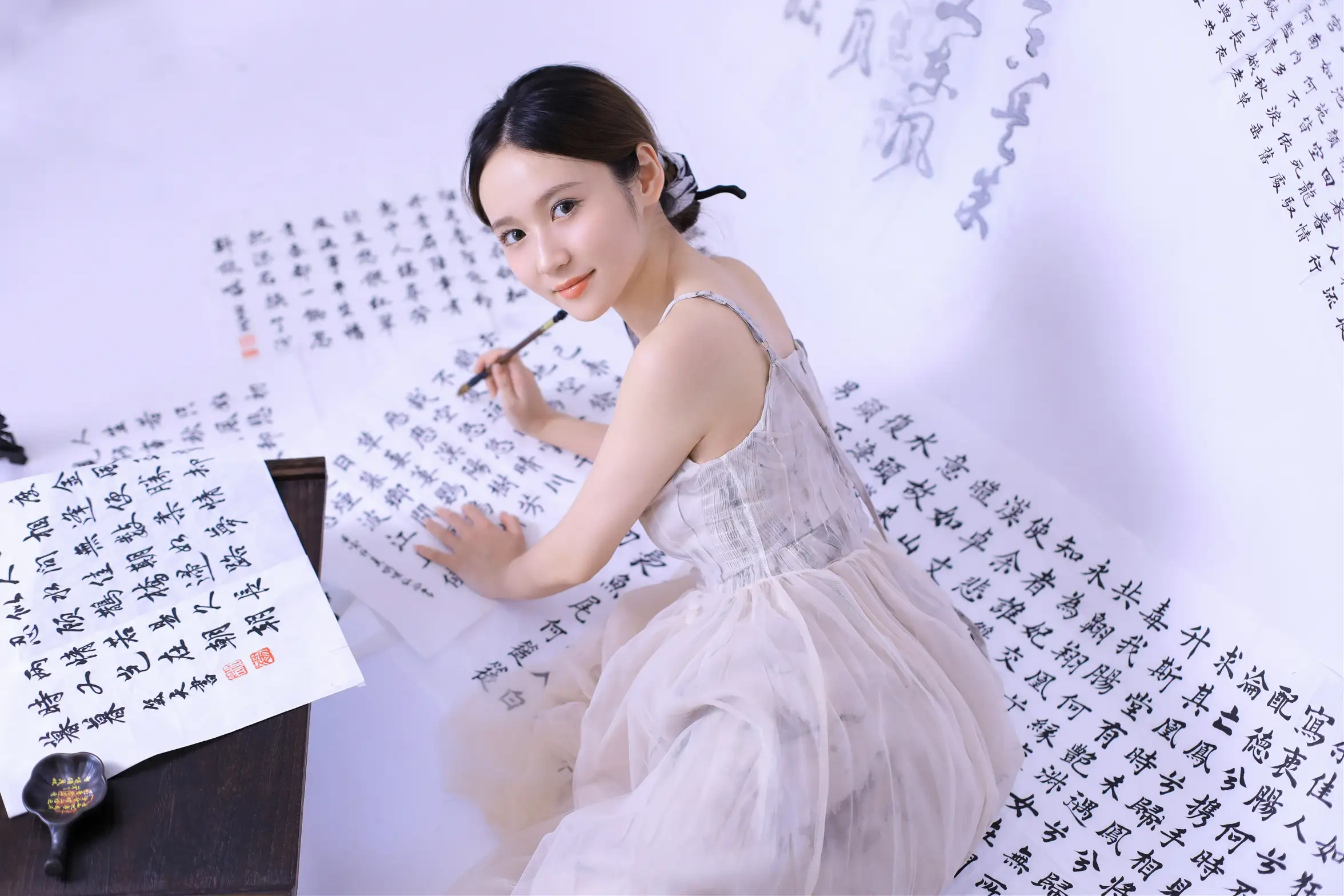 [艺图语] 2022.11.12 Vol.2424 – 坐看闲庭听书语 不爱奶糖#[26P]-16